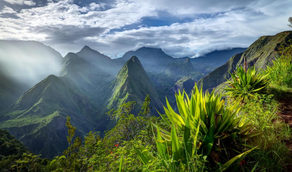 de mafate au piton des neiges